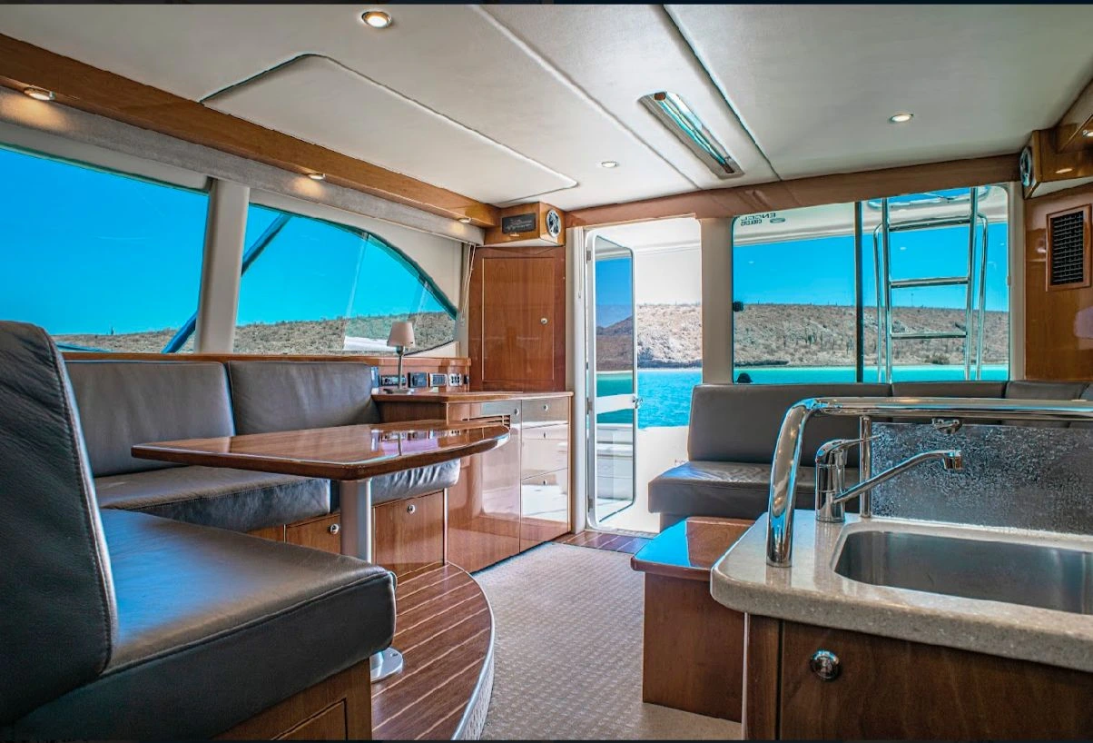 Cazador Yacht