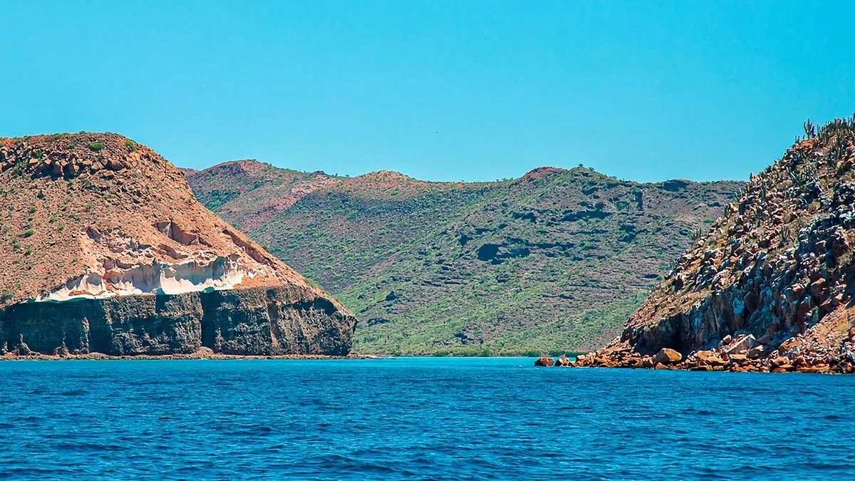 Vista lejana de la Isla Espiritu Santo