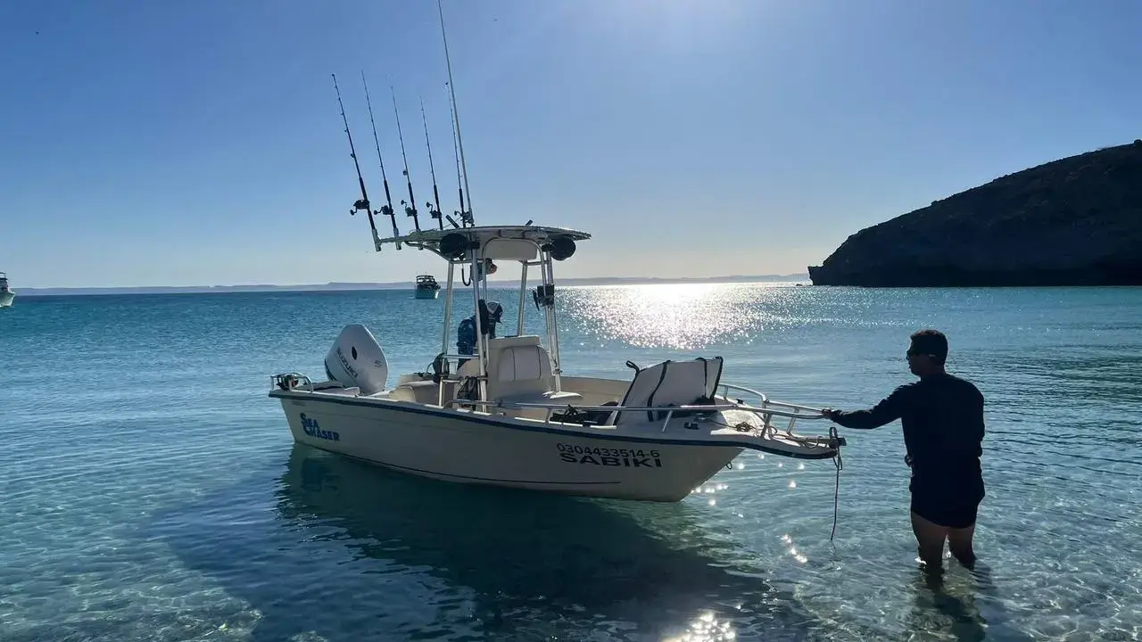 Embarcacion Sabiki en el mar